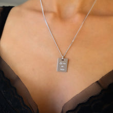 Load image into Gallery viewer, La Vie en Rose Necklace